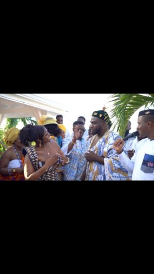 Eddy King Instagram - Yesterday was a movie! Un mariage traditionnel 🇹🇬🇬🇭x🇭🇹 dans un décor paradisiaque!! Avec votre permission @edson_por et @cynlou24 laissez-moi montrer à mes followers ce moment magique vous nous avez fait vivre😍😍😍!! Qu’ils puissent être témoins de ce à quoi ressemble une démonstration d’amour chez nous en Afrique et ce que Haiti veut dire par “L’Union Fait La Force” !! Merci à vous deux et VIVE LES MARIÉS!!🍾🍾🍾🍾
.
..
.
.
.
.
.
.
#mariage #wedding #togo #ghana #haiti #montreal #stmaarten