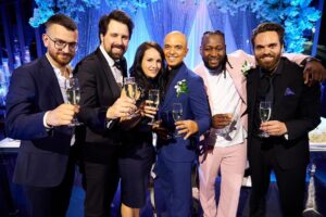 Eddy King Instagram - On a célébré les 10 ans de mariage de mon frérot @rachidbadouri dans “Pour un soir seulement” sur @alloprimevideo !! Disponible dès maintenant!!
.
.
.
.
.
.
.
.
.
.
.
#humour #standupcomedy #primevideo #EddyKing #RachidBadouri #JustePourRire #Mokonzi #Montreal #Mariage #wedding