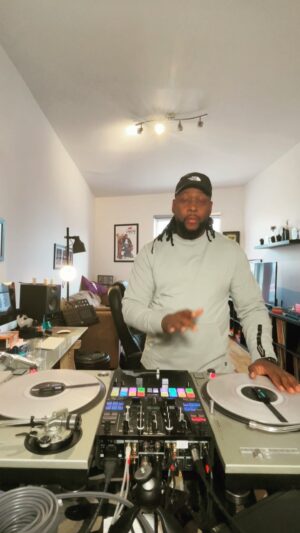 Eddy King Instagram - IT’S FRIDAY!!! This one is for all my Mary Jane lovers!!😉😉😉😉
.
.
.
.
.
.
.
.
.
#silksonic #smokingonthewindow #andersonpaak #brunomars #rickjames #Drake #meekmill #turntablist #turntablism #turntable #pioneer #Djms9 #Djms11 #serato #technics #sl1200 #Eddyking #Mokonzi #Montreal #514 #RDC #Congo #243