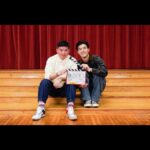 Edward Chen Instagram - 去年某天聽到經紀人跟我說：「葉念琛導演想見見你，我們努力爭取拍一部港片吧？」 礙於當時疫情和工作原因所以第一次見到導演是安排了視訊，在視訊裡雖然只拍到我的大臉都笑笑的，但是我的手在下面掐著腿緊張的要命 會議結束，默默地許願希望它成真… 因為每次見完導演，我心裡大概率都覺得自己不懂聊天，導演肯定不會希望跟沒有敞開心房的我合作吧… 後來願望實現了，進到劇組的那天是接近生日的一天，整個劇組的人安排了生日驚喜給我，一下子感受到了溫暖，跟大家好像在那刻就注定要一起完成一件大事的感覺。 謝謝葉導從一開始就相信我，然後把這麽一個對我來說很難找到共感、那麼不容易的角色交給我，一次次的溝通，不管語言、語法、情節到眼神一舉一動都是我們慢慢拼貼出來的，很喜歡在彼此的堅持中拉扯的感覺，因為都希望它好，所以最後的決定都充滿相信！ 謝謝Kim姊在香港給了我無數信心跟照顧，能夠認識到很多很棒的朋友是真的好開心！ 謝謝寰亞電影，每一個人都給了我好多溫柔的眼神，然後我們會一起大笑、一起難過、每次演完戲都很想快點到你們面前看你們看重播的表情，有時候也是我拿來評斷我的表演有沒有成功的依據！ 謝謝我的經紀人，她知道我是個愛做夢的人，而且一做就是做很任性又孤傲的夢！她總是默默記在心裡然後翻了個白眼後說「你可以，你一定會做到」。如果沒有妳，這個角色不會完整，謝謝妳無數的分享跟溝通，讓我表演的很安心跟踏實。 最後謝謝每一個演員和幕後工作人員，在殺青那一刻跟好多人擁抱並說謝謝，其實有更多話想說的，但是好像腦袋都先卡在了謝謝！謝謝你們每一個付出讓這部電影完成，謝謝你們照顧我，想盡辦法偷偷塞東西給我吃或介紹我好吃的地方，謝謝你們最後一天給了我好多當面的內心話，真的聽了都覺得能夠為電影付出就是為了聽到這些發揮真實的影響力。 這是一部催淚的電影，也是在角色當中我又再一次被掏空，是跟以前不一樣的感覺，這是一部我覺得我感受到我「進步」了的電影，希望快點能夠跟大家見面！