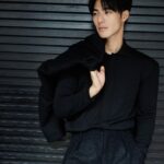 Edward Chen Instagram – 最近秋天來了，經常下雨，不過即便陰雨天，身著ZEGNA Oasi Cashmere帶來的溫暖感覺，配上Triple Stitch奢華休閒鞋的舒適感，都能夠保證city walk滿分好森情！順便推薦大家去新開幕的臺中大遠百店逛逛，也許可以發現驚喜
#OASICASHMERE  #ZEGNAFW23
@zegnaofficial