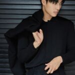 Edward Chen Instagram – 最近秋天來了，經常下雨，不過即便陰雨天，身著ZEGNA Oasi Cashmere帶來的溫暖感覺，配上Triple Stitch奢華休閒鞋的舒適感，都能夠保證city walk滿分好森情！順便推薦大家去新開幕的臺中大遠百店逛逛，也許可以發現驚喜
#OASICASHMERE  #ZEGNAFW23
@zegnaofficial