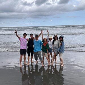 Edward Chen Instagram - 人生第一次實境就這樣完成了

首先要先謝謝小任，一開始我怕得要死，每天她都在我旁邊像帶小孩一樣怕我餓拍我睏，阿我就像小孩子一樣放電放完就臭臉，這次還多了一個短短，真的最累的是她！

再來是謝謝這趟旅程遇到的所有人，很開心交到一群無話不談的朋友，很開心這過程裡面有開心、難過、爭執、和解，這些過程都因我們的真心而到達一個美麗的和諧，謝謝你們讓我知道與其擔心自己做不到更應該相信所有人都會幫你完成它！愛你們光開門的每位夥伴！

最後，謝謝所有支持跟知道光開門的朋友們，謝謝你們願意用心感受，然後跟著我們生活很多很多天，慢慢的瞭解我們、鼓勵跟愛我們！也許不是多好，但因為你們的支持我相信它更好一點點了！

@light.reality.tv @ericchou0622 @zkuanchen @chenyihan1112 @loveruby_official @cheryllovel0ve @aohsuehfu