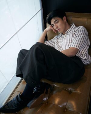 Edward Chen Instagram - 37度的北京和再度相遇的#BottegaVeneta

感謝BottegaVeneta 2023冬季系列北京時裝秀的邀請