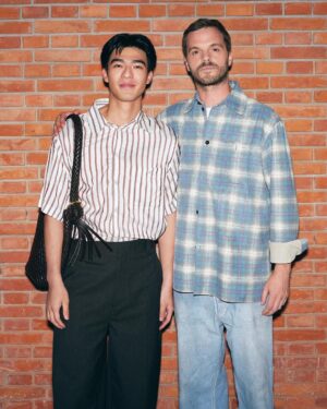 Edward Chen Instagram - Loved the show!🩵 Let’s see what a wonderful night～Fantastico！👜🕶️
#bottegaveneta @matthieu_blazy