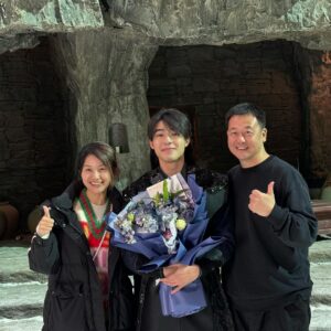 Edward Chen Instagram - 冰塊是燙的
#七夜雪殺青