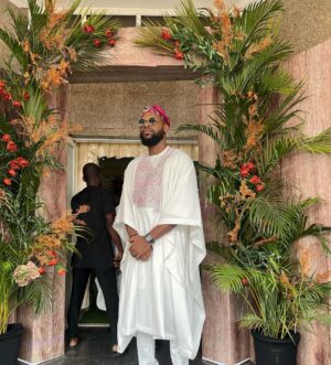 Efa Iwara Instagram - Here to support my people @kunleremiofficial and Tiwi!
God bless your union!!!
#KTTV24