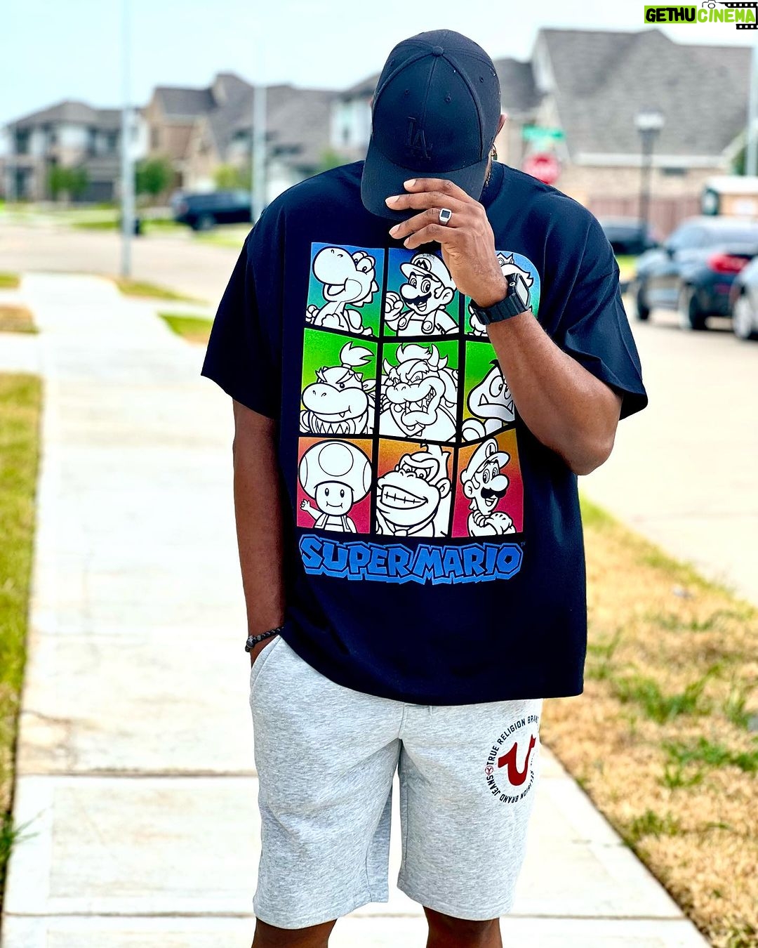 Efa Iwara Instagram - Proof of life…. #TripleThreatEFA #SuperMario Houston, Texas