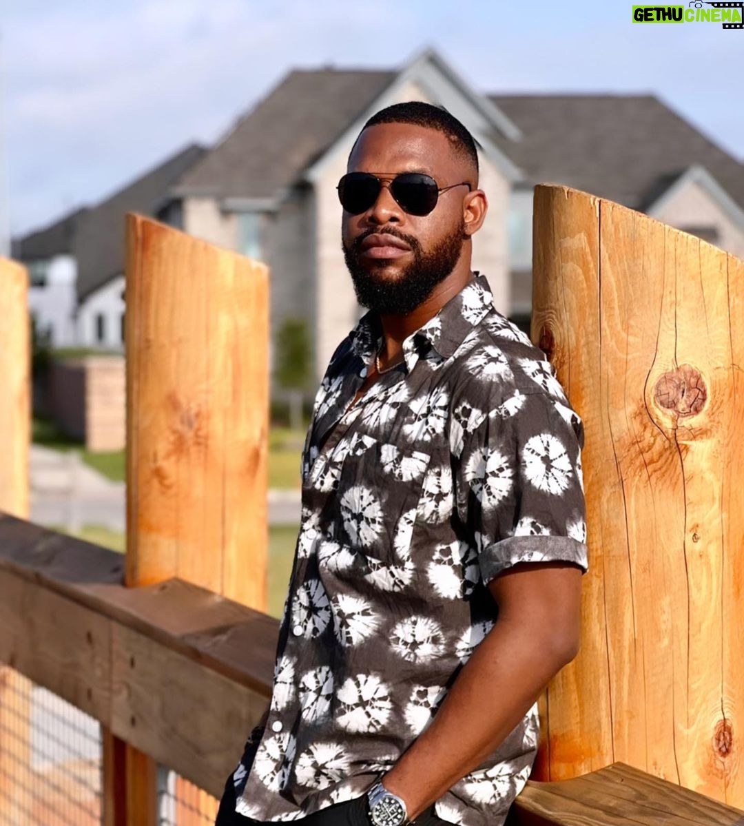 Efa Iwara Instagram - What is Houston saying? Should we have a meet and greet? #TripleThreatEFA #hotboysummer Houston, Texas