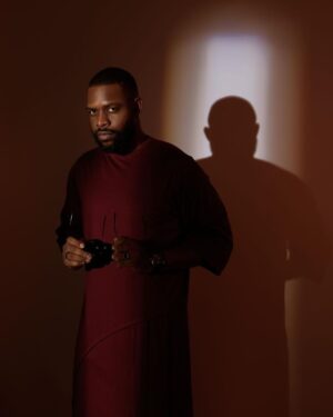 Efa Iwara Instagram - John 1:5. “The light shines in the darkness, and the darkness has not overcome it.” 
Regardless of how bad things may seem or how bad things could get, there’s always HOPE.
#TripleThreatEFA
🧥: @curban_place 
📸: @lanreay