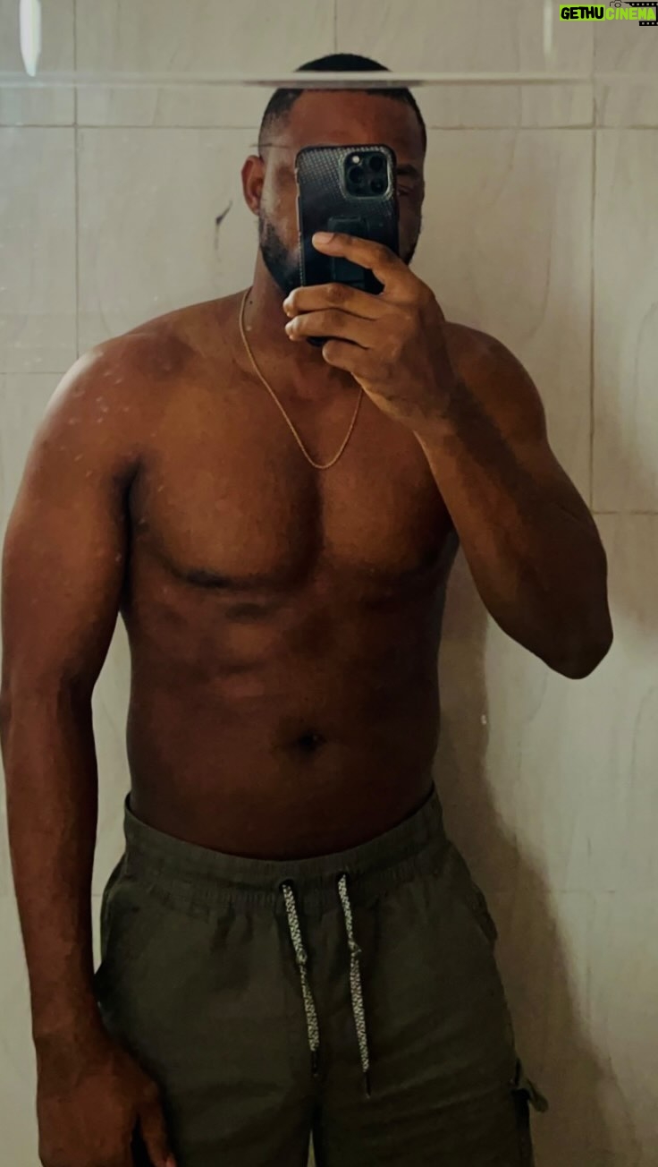 Efa Iwara Instagram - It’s official! I’m the best dancer in Africa! Do you agree? Or do you agree? #TripleThreatEFA #FridayMood