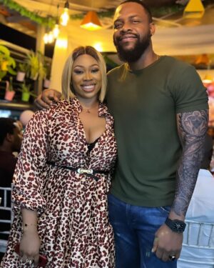 Efa Iwara Instagram - Sometimes just chill…..
Met some amazing people…..
#TripleThreatEFA