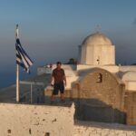 Eftyhis Bletsas Instagram - Αυτό κι αν άξιζε τον κόπο! Ξύπνημα 5πμ. Ξεκίνημα πεζοπορίας 5:25. Άφιξη στο ψηλότερο σημείο της Σίφνου 6:30 και έτσι προλάβαμε την ανατολή του ηλίου από το πιο επικό σημείο του νησιού, τον προφήτη Ηλία τον Αψηλό με το εντυπωσιακό μοναστήρι του 12ου αιώνα στα 682μ υψόμετρο. #HappyTraveller #sifnos Προφήτης Ηλίας
