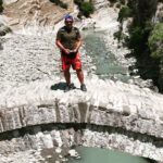 Eftyhis Bletsas Instagram - Πριν 2-3 χρόνια είχαμε περάσει απο Αλβανία πηγαίνοντας προς Μαυροβούνιο και είχαμε υποσχεθεί οτι θα επιστρέψουμε για φουλ #happyTraveller επεισόδια. ΕΓΙΝΕ!! Αυτό το Σάββατο θα σας δείξουμε το πρωτο μερος του roadtrip Νότια Αλβανία που κάναμε το περασμένο καλοκαίρι με το βαν μας το #fordTourneoCustom. Το επεισόδιο έχει Πρεμετή, Κλεισούρα, Τεπελένι, και περιοχή του Δέλτα Αώου με μοναστήρια Αρδενιτσα και Αγιου Κοσμά Αιτωλού καθώς και την πανέμορφη αρχαία Απολλωνία! Παρτε γεύση! Albania