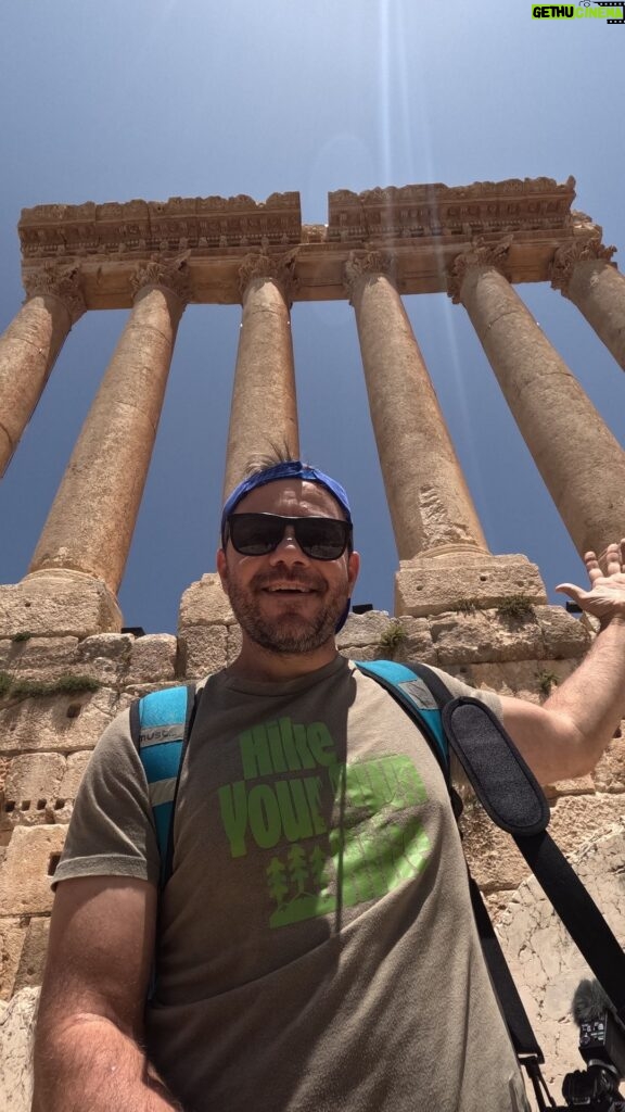 Eftyhis Bletsas Instagram - Λίβανος! Χώρα νούμερο 99 για το #HappyTraveller. Αυτή είναι η αρχαία πόλη Baalbek ή αλλιώς πόλη του ήλιου, κοινώς... Ηλιούπολις! Βρίσκεται στην κοιλάδα Beqaa στον Ανατολικό Λίβανο. Ο ναός του Δία αριστερά που έχουν μείνει όρθιες μόνο 6 κολώνες ήταν μεγαλύτερος από τον Παρθενώνα. Quiz: Ποια άραγε θα είναι η χώρα 100 για την εκπομπή μας;