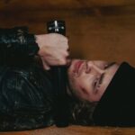 Egor Bulatkin Instagram - Тебя я не вернул, лишь день, когда мы встретились. Я календарь перевернул и там снова 3-е…🗓 p.s. Наш трек 3-е сентября на 1м месте на ВСЕХ площадках! 🔥 Спасибо. Слушайте везде и смотрите наш фильм. Самой крутой осени родные 🍁🍂🤎 Ул. 3-го Сентября