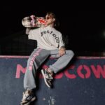 Egor Bulatkin Instagram - Раньше в Пензе с пацанами часто катал на агрессах, а после выхода игр Tony Hawk, Skate начал учиться делать Ollie🛹 На днях заехал в один из скейт-парков в Коптево, глянул че умеют ребята и чекнул рампы. Я конечно за ориджинал битонный варик, а тут строили безопасный! Оно и лучше 👍🏽 В Москве 17 таких площадок в разных районах. Вход бесплатный, а ещё за катанием следят проф операторы, если че они подскажут и научат ) кстати в Коптево я Оставил цифры 58 на стене🖍, отмечайте меня на фотках ✌🏽 Бригантина