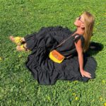 Egor Druzhinin Instagram - Любимые вещи для любимой жены. Вчера у Никуши был день рождения. Приятнейший подарок ей сделал @countrytextile , за что им огромное спасибо. Давно любим ваш бренд. Вы лучшие!У вас, как и у Ники, нет конкурентов! #нетконкурентов Аптекарский огород