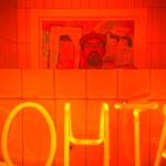 Egor Druzhinin Instagram - МНЕ ПОЧЕМУ-ТО ЗАХОТЕЛОСЬ ЧТО-ТО ВЫЛОЖИТЬ В ИНСТУ. Я удивился сам себе. Редко такое бывает. С недавних пор я стал коллекционировать прожитые дни. Теперь они все со мною - не в воспоминаниях, а в ощущениях, не в событиях, а в настроениях. Вчера был такой день. И отныне он в памяти будет классифицирован, как «Сочи, Люся, Николь» и наполнен ощущением добра, нежности и беззаботности. А «Фонтан» - это лишь название кафе. #чертогипамяти:-)