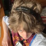 Egor Druzhinin Instagram - У этого волосатого чудовища сегодня день рождения. Он весь - в этой фотографии. Его провокационный характер, его хитрый глаз, его творческая природа, его неугомонный нрав. Порой с ним бывает непросто, но иногда - он самый надежный, самый лёгкий и самый верный друг. И тогда мое сердце рвётся от нежности на куски. ❤️ С днём рождения, любимый! И спасибо Нике за это счастье #мойплатон