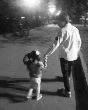 Egor Klinaev Instagram - #мы #сегодня #гуляли #в #парке #и #нам #было #хорошо #вера #скушала #целый #бургер #вера #молодец #а #мы #с @lyolya_baranova #в #пролете