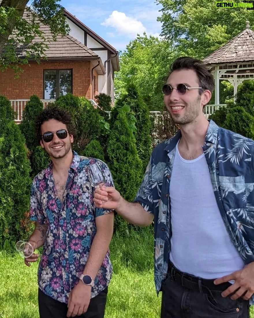 Ehren Kassam Instagram - Congrats to an amazing(ly tall) human being named Jake who is going to be getting married soon!!! Bachelor's doing bachelor things like wine tastings and DnD ! Niagara Falls, Ontario