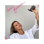 Ekaterina Adushkina Instagram - А что, если я скажу, что у меня сегодня ночью вышел НОВЫЙ МУЗЫКАЛЬНЫЙ АЛЬБОМ?😳 Без шуток, мы с командой решили выпустить спид ап (ускоренную) версию моих хитов, и получился целый альбом с ремейками на старые композиции! Переходите по ссылке в сторис и слушайте, вы очень сильно удивитесь, а некоторые треки даже не узнаете!🙈 P.s. Мой личный фаворит - Малэнкий Малчик Спасибо за видео @smotri_v_kadr_ 🩷