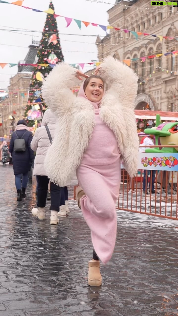 Ekaterina Adushkina Instagram - С наступающим!🎄❤️