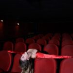 Ekaterina Adushkina Instagram - Пока лежала дома и болела, вспомнила, что тут Катюшка секси кошка забегала и просила передать вам эти фотокарточки!💔🐈‍⬛ Главный киноман по версии «Бабских историй»🤣 Ph : @ph.hdasha Muah : @sabi_muah Style : @tchiruhina