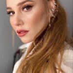 Elçin Sangu Instagram - Var bir şey dur bakalım 🙈 @cananhzl 🤍 @ahmetcobain