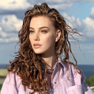 Elçin Sangu Instagram - 
