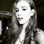 Elçin Sangu Instagram - #womanpower #istanbulsözleşmesiyaşatır 👊🏻