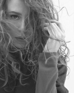 Elçin Sangu Instagram - 🌗en sevdiklerimden 😘 @mreunal