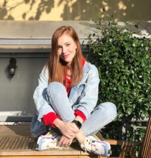Elçin Sangu Instagram - 