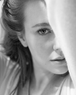 Elçin Sangu Instagram - ⚪️⚫️