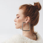 Elçin Sangu Instagram - @elleturkiye Eylül sayısı çıktı😎 Fotoğraf: @emreguven Styling: @hafizecelikturk @oguzerel Yazı: @unerzeynep Saç: @feritbelli @suaturun @tayfunkaydok @no21istanbul Makyaj: @elcinmutlu_ @ecekaragulle_ #ElleTurkiye @redheads