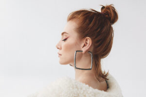 Elçin Sangu Instagram - @elleturkiye Eylül sayısı çıktı😎 
Fotoğraf: @emreguven 
Styling: @hafizecelikturk  @oguzerel
Yazı: @unerzeynep
Saç: @feritbelli @suaturun  @tayfunkaydok @no21istanbul 
Makyaj: @elcinmutlu_  @ecekaragulle_ 
#ElleTurkiye @redheads
