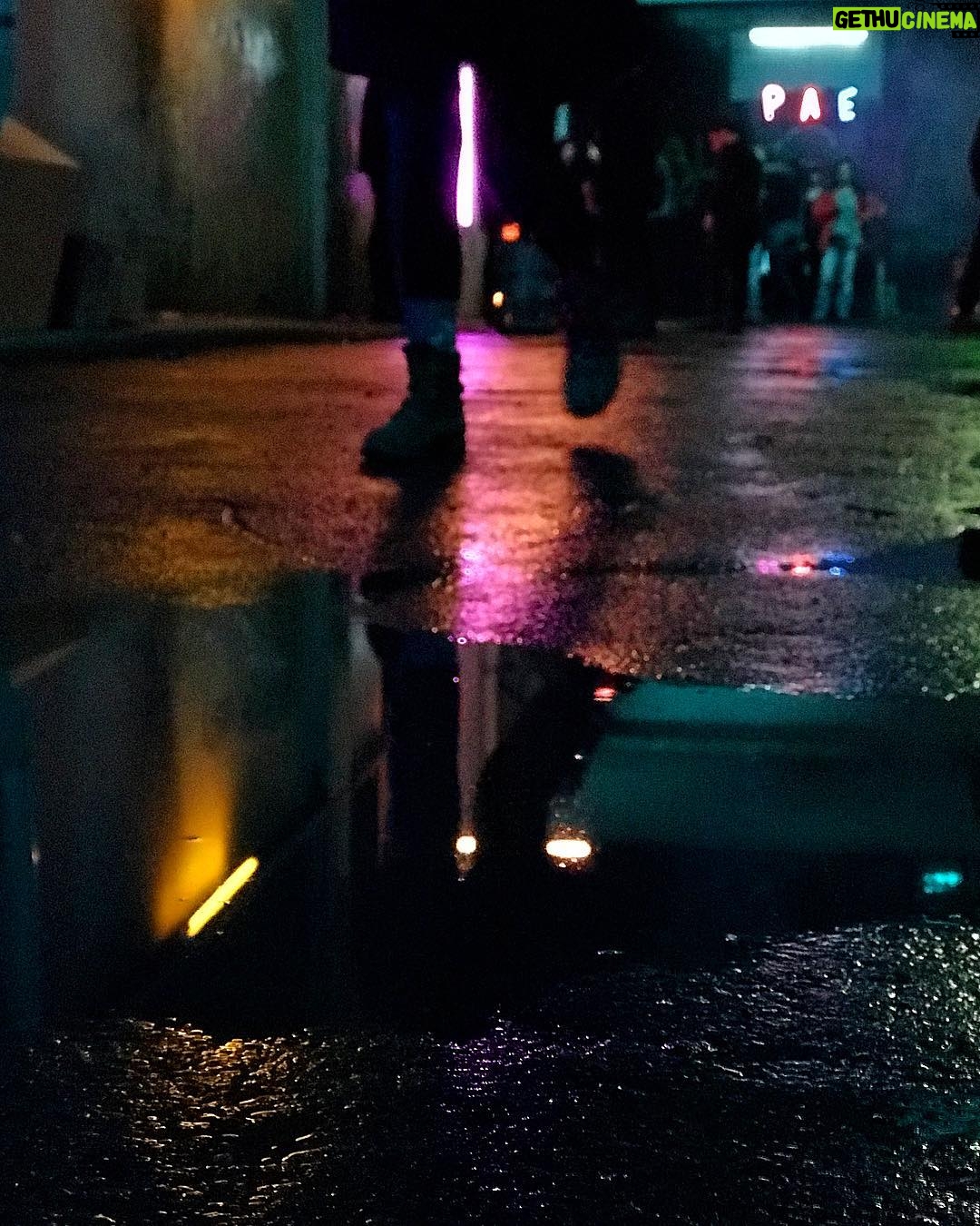 Elçin Sangu Instagram - Welcome to the dark side👣