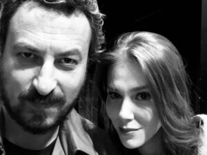 Elçin Sangu Instagram - “Hoşça kalın 
dostlarım benim 
hoşça kalın... Resimlerdeki kuşlar gibi 
dizilip üstüne kumsalın, 
mendil sallamayın bana.İstemez... Yine görüşürüz....” N.H