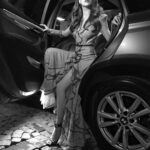 Elçin Sangu Instagram - İçinde mutlu hissetmem için haftalarca emek veren güzel arkadaşım @zeyneptosunofficial ve ekibine , her daim yanımda olan styling için koşuşturan dünya tatlısı @rutkayozis 'e ,ve tabiki değişmeyen daimi ekibim @makeupayse ve @ibrahimzengin 'e herşey için çok teşekkür ederim👏😘