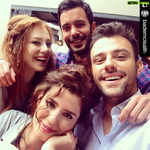 Elçin Sangu Instagram - 💕#Repost @bademcisalih ・・・ Ekip de yavaştan toplanır ;) #kiralıkaşk