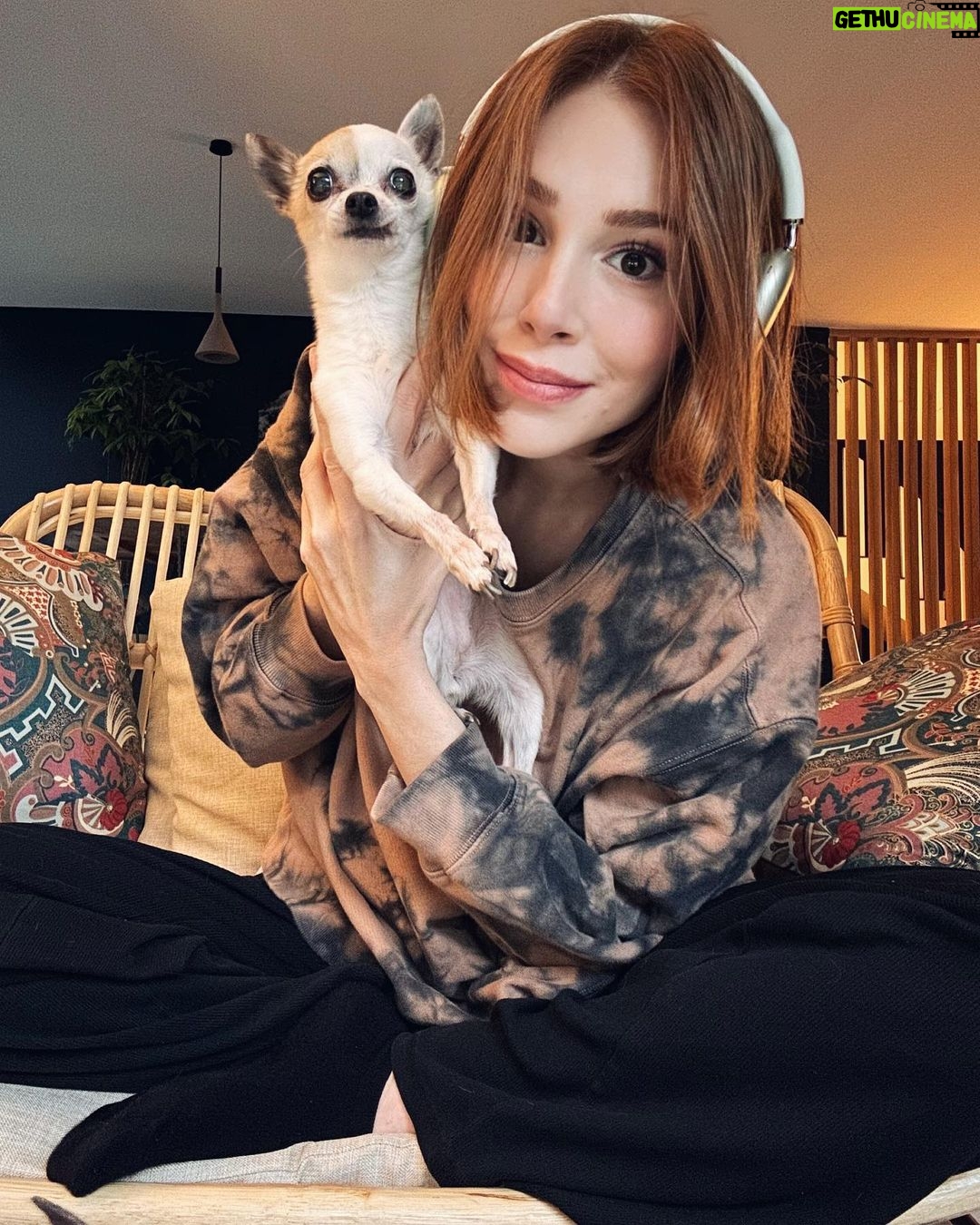 Elçin Sangu Instagram - Bakma şarkının “Bored”olduğuna:) en sevdiğim anlar aslında🫶🏼