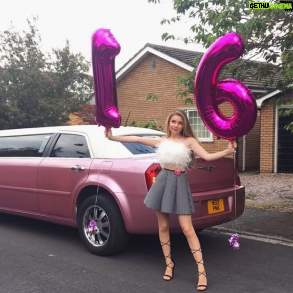 Eleanor Worthington-Cox Instagram - It's my birthdayyyyyy🎉😆 exams are over, I'm finally 16, prom is in 6 days...roll on the summer 💘😍