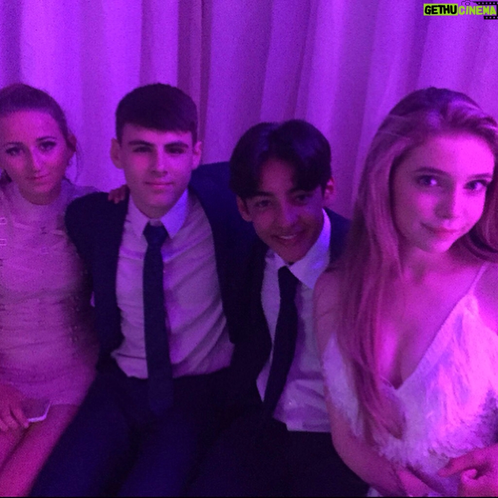 Eleanor Worthington-Cox Instagram - Prom💖💫✨🍾