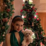 Eleanor Worthington-Cox Instagram - Merry Christmas guys, I hope your day was full of peace, love, dogs and wine :) x