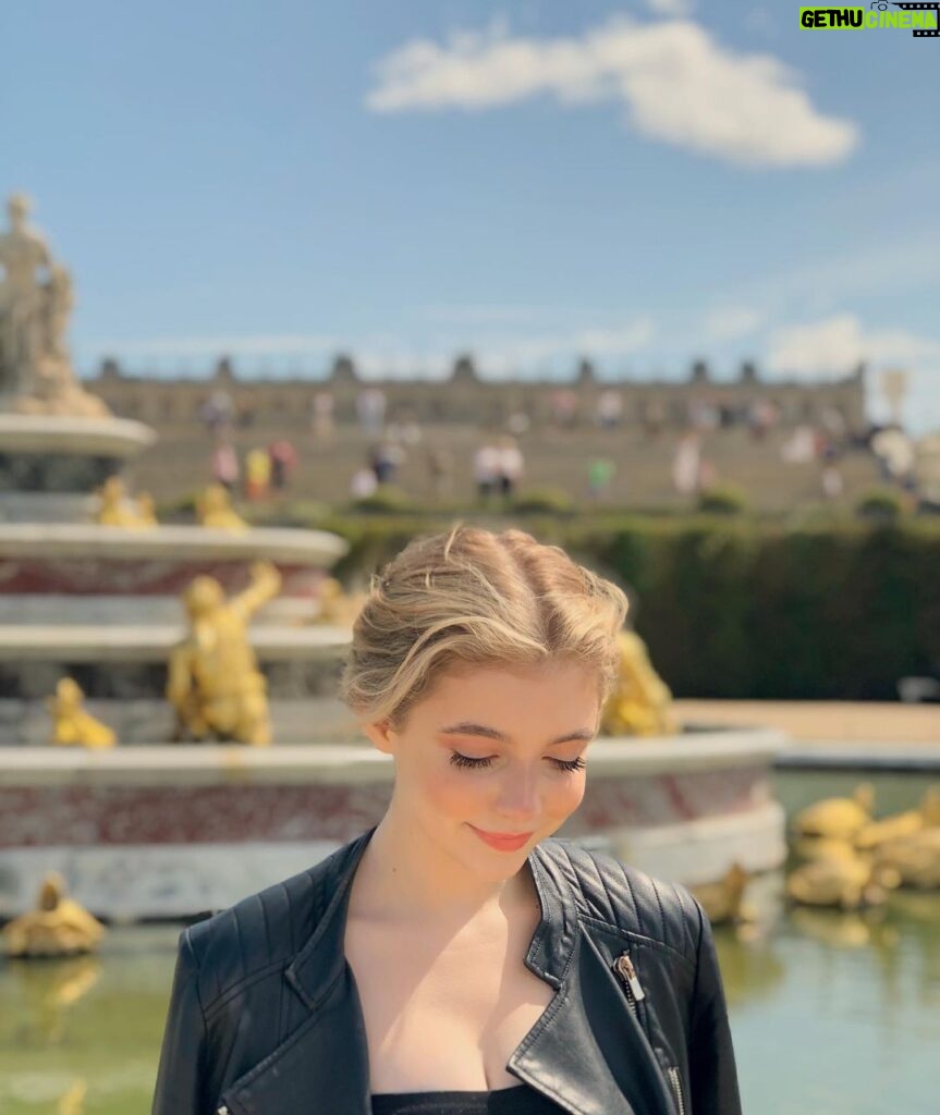 Eleanor Worthington-Cox Instagram - apparently I was more interested in a ladybird than an actual golden fountain... which isn’t even in focus #Versailles 🙄🇫🇷 Château de Versailles