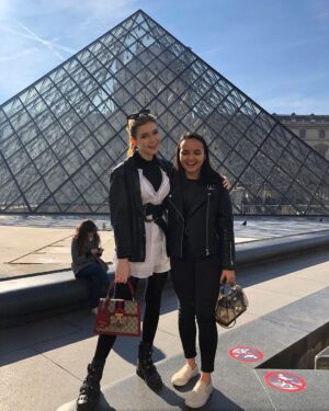 Eleanor Worthington-Cox Instagram - Paris avec mes amours :)
