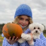 Eleanor Worthington-Cox Instagram – I’m currently filming in muddy fields and forests 24/7, so it made total sense to spend my day off in a muddy field… by a forest… right ?
#wearadamnmask
#wearcoolboots
#trippedoverapumpkin
#eventhedoglaughed The Pumpkin Patch Hightown