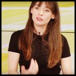 Elena Rivera Instagram – Mañana en @la_ser, a las 12:00h, se emite el #CuentoDeNavidad.
He disfrutado mucho haciendo el personaje de Dorothy en #ElMagoDeOz.
Espero que os guste!! Es un lujo compartir este proyecto con @aitanasanchezgijon @ernestoalterio @danirovira @gabinodiego_ y @ramonbarea13
♥️♥️♥️