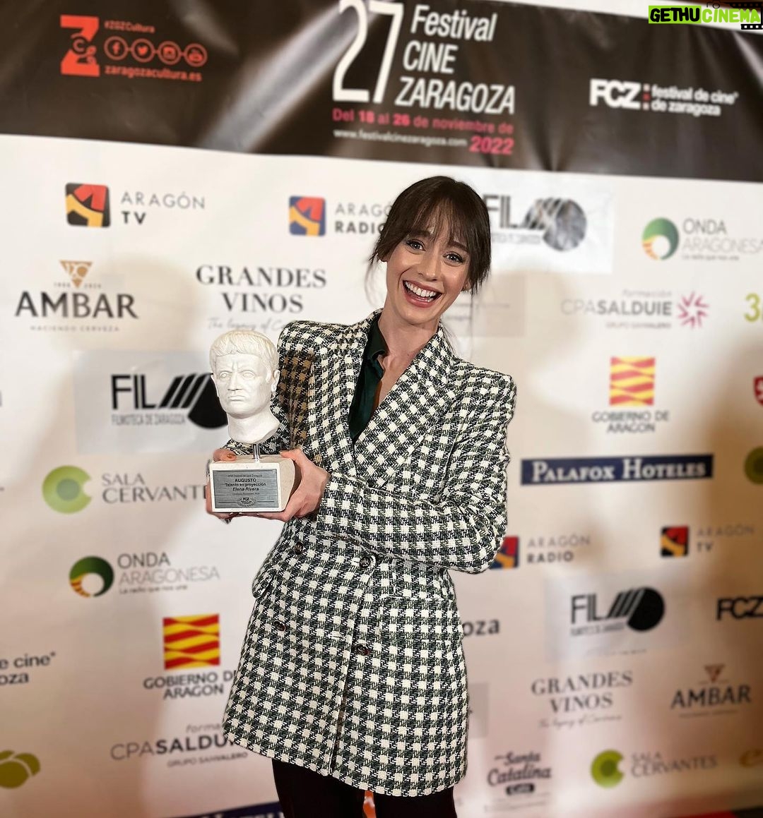 Elena Rivera Instagram - Nunca es fácil ser profeta en tu tierra… pero es que mi tierra es la mejor!! Gracias Festival de Cine de Zaragoza por este premio ☺️☺️ Zaragoza, Spain